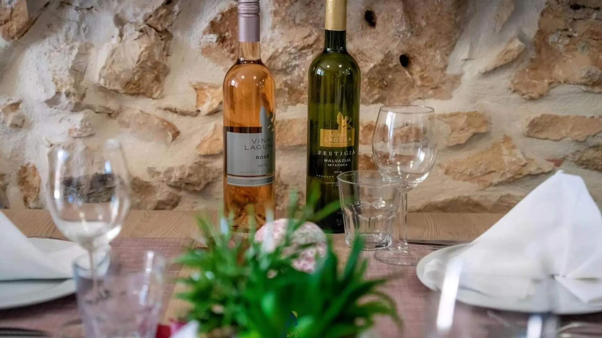 Holiday home Ferienhaus Mit Whirlpool Und Sauna, In Kastelir Croatia