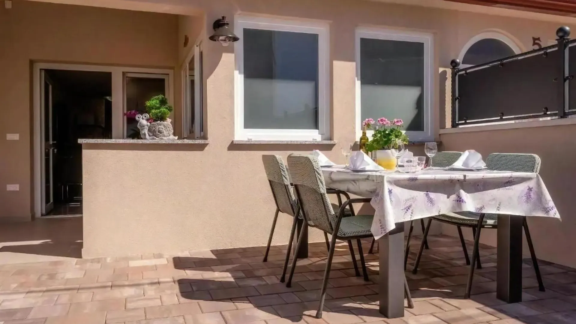 Ferienhaus Mit Whirlpool Und Sauna, In Kastelir 0*,