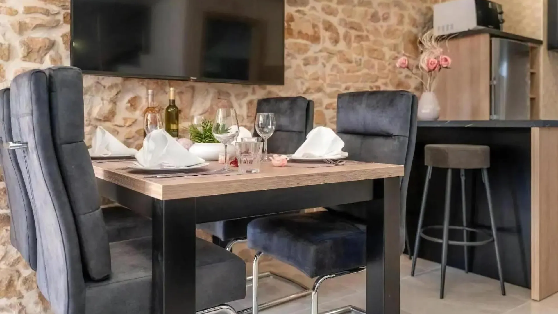 Holiday home Ferienhaus Mit Whirlpool Und Sauna, In Kastelir Croatia