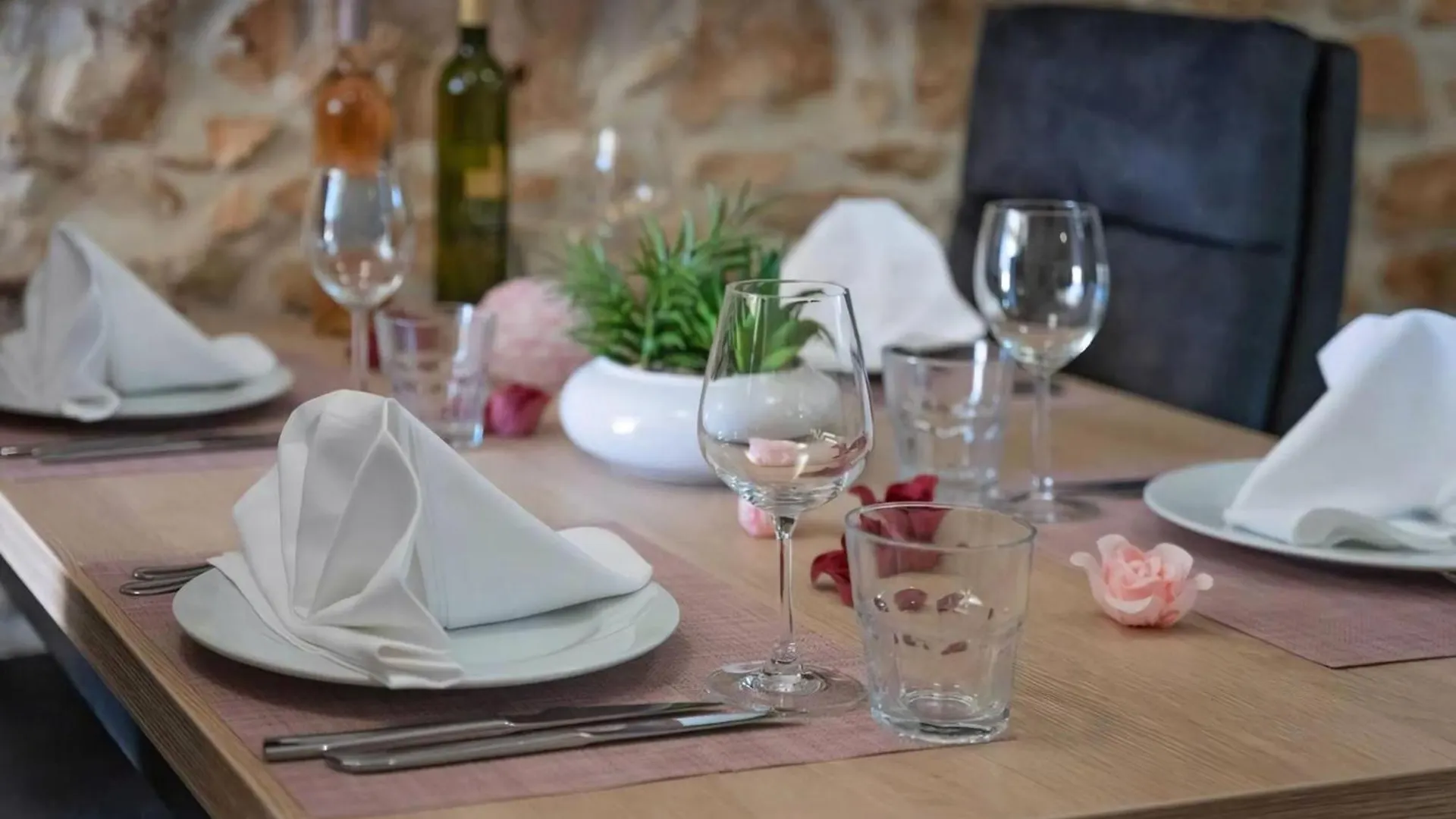 Ferienhaus Mit Whirlpool Und Sauna, In Kastelir Holiday home