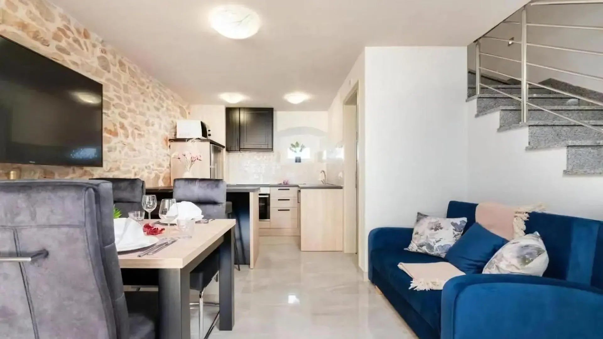 Ferienhaus Mit Whirlpool Und Sauna, In Kastelir 0*,